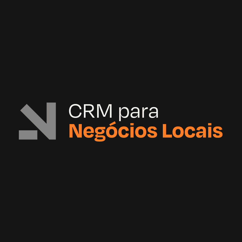 Empresária organizando relacionamento com clientes em um sistema de CRM